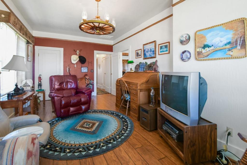 22782 Third Avenue Property Photo 23