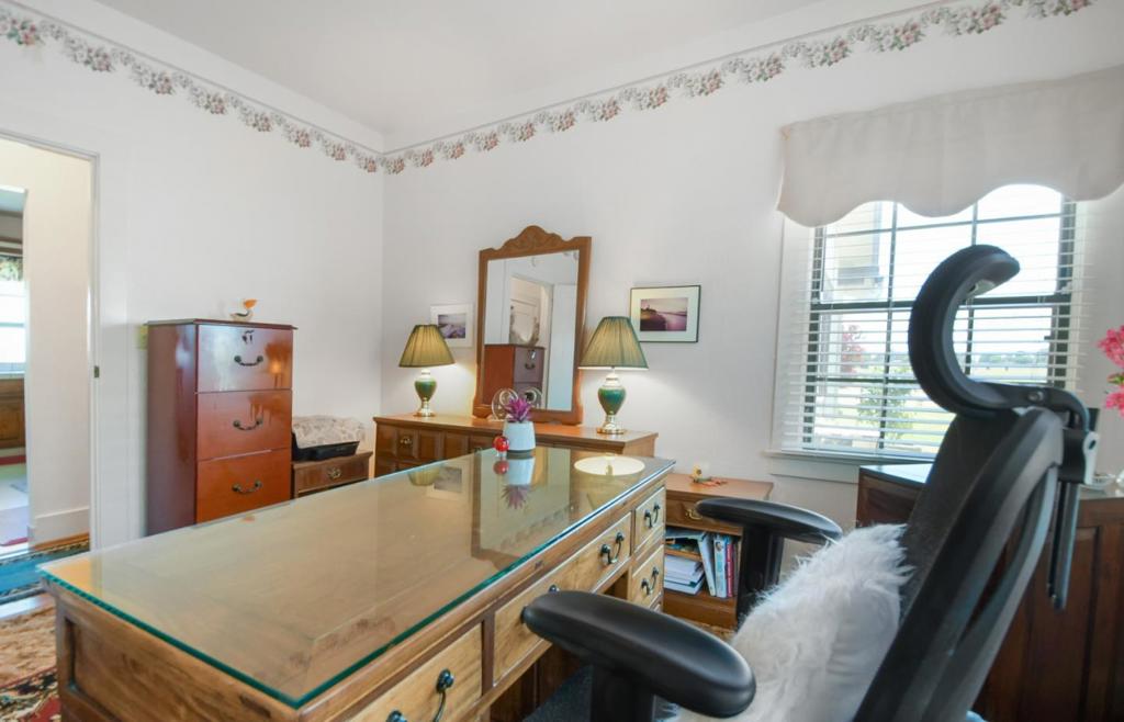 22782 Third Avenue Property Photo 27