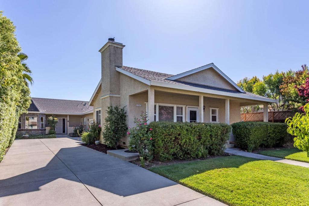 17317 Lotus Way Property Photo 1