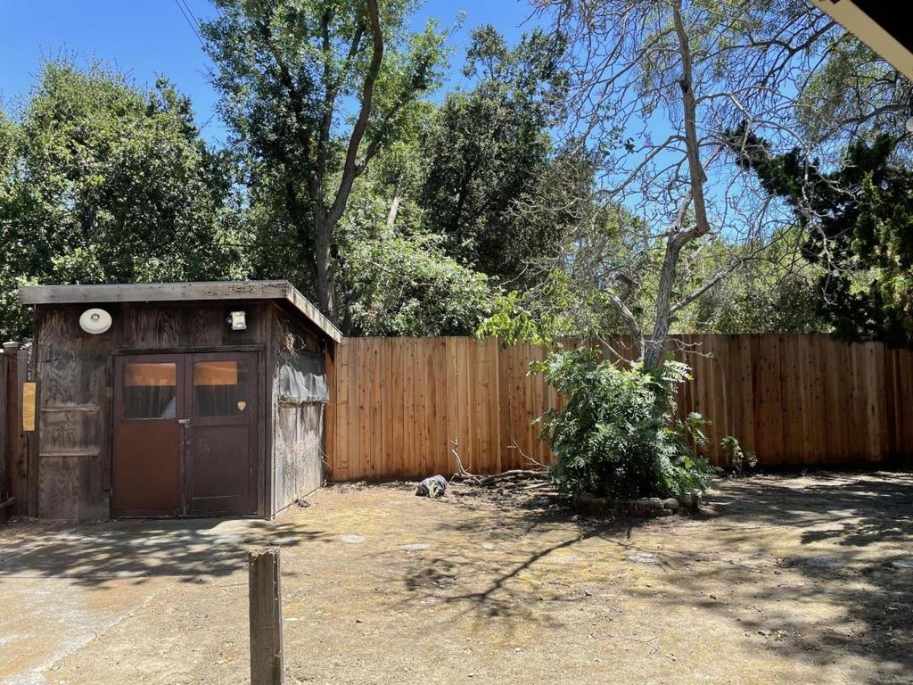 2900 Miles Drive Property Photo 15