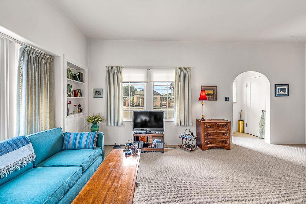 Cayuga Street Property Photo 8