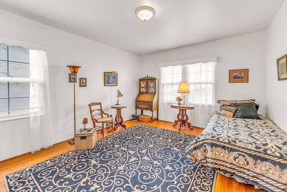 Cayuga Street Property Photo 20