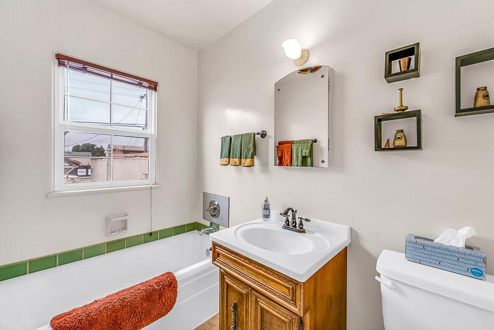 Cayuga Street Property Photo 26