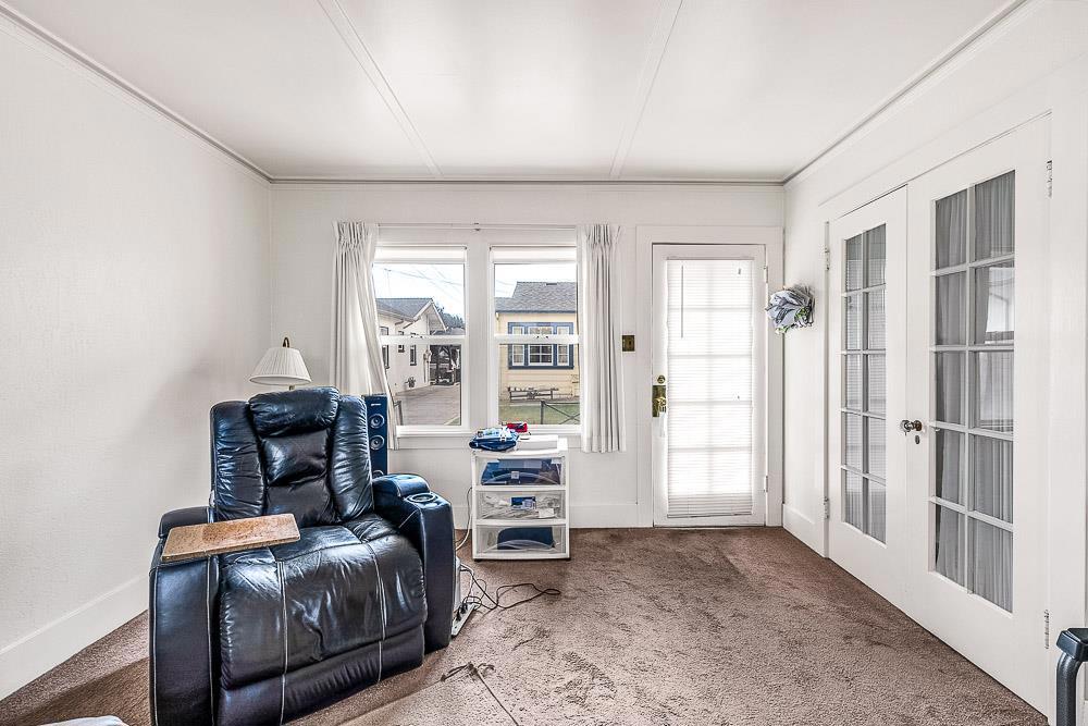 Cayuga Street Property Photo 38