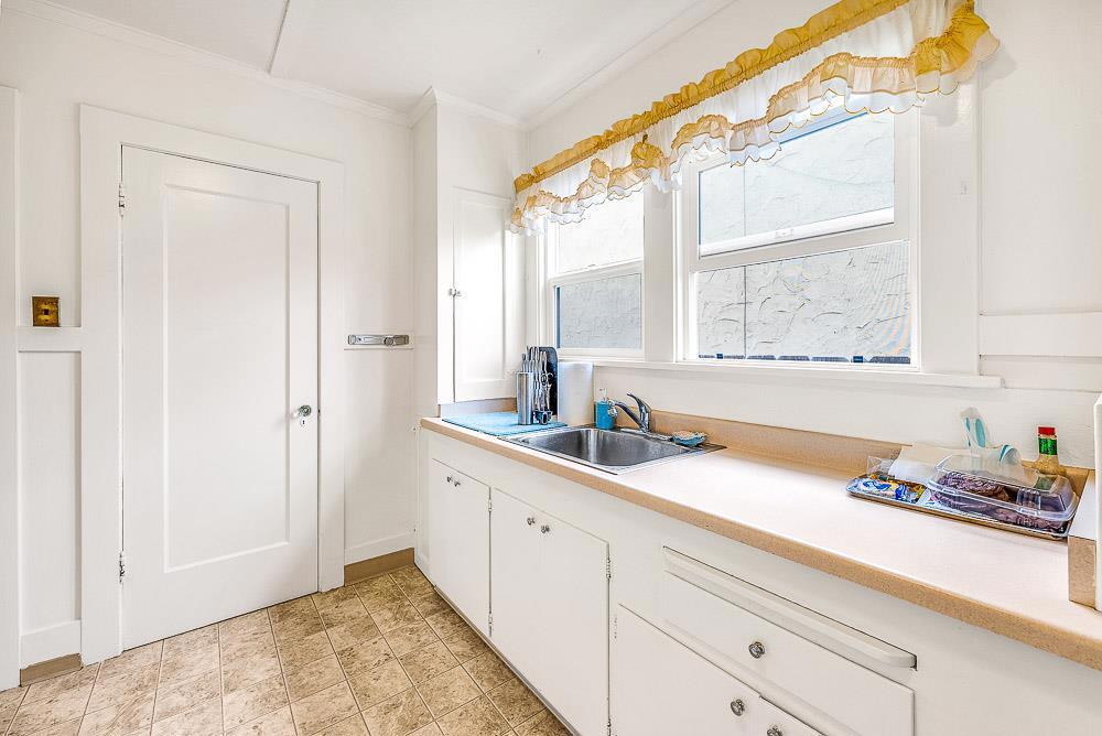 Cayuga Street Property Photo 44