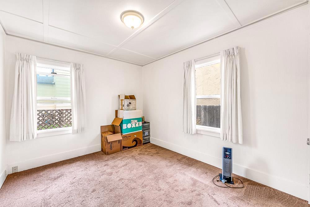 Cayuga Street Property Photo 47