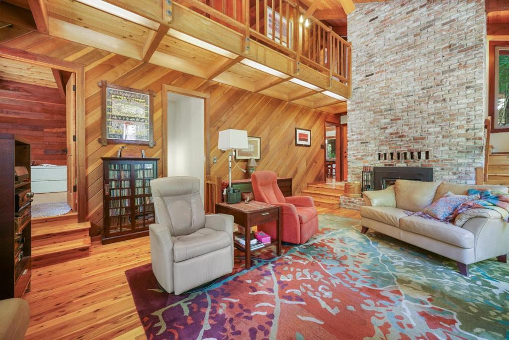 17388 Tressel Pass Road Property Photo 10