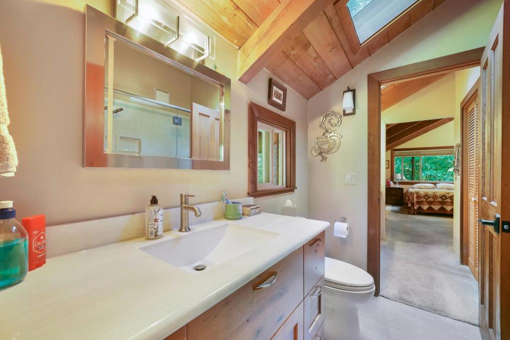 17388 Tressel Pass Road Property Photo 32