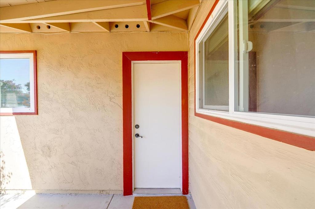 1300 Mesa Drive Property Photo 5