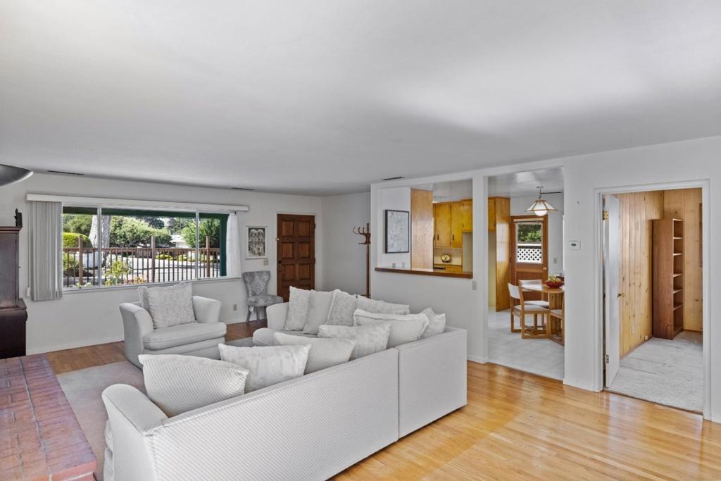 1186 Jewell Avenue Property Photo 8