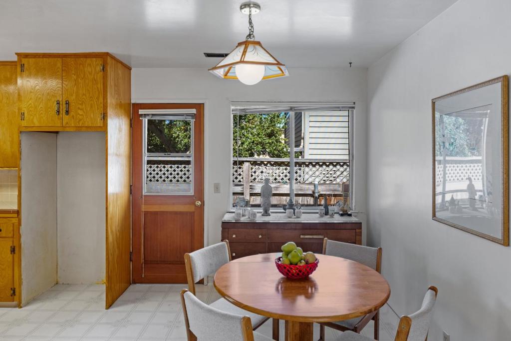 1186 Jewell Avenue Property Photo 10