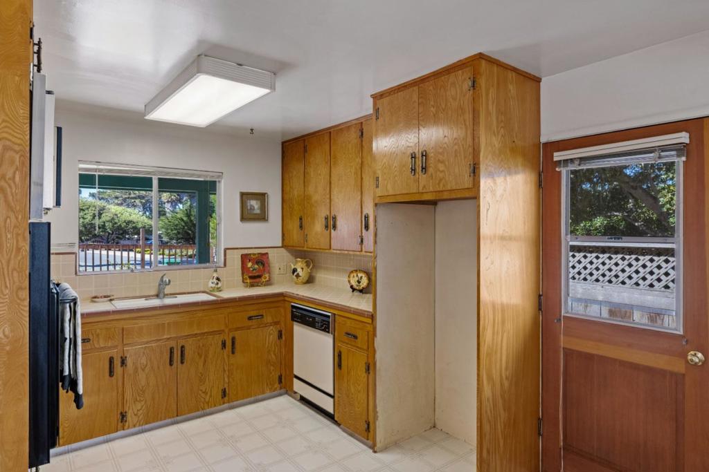 1186 Jewell Avenue Property Photo 14