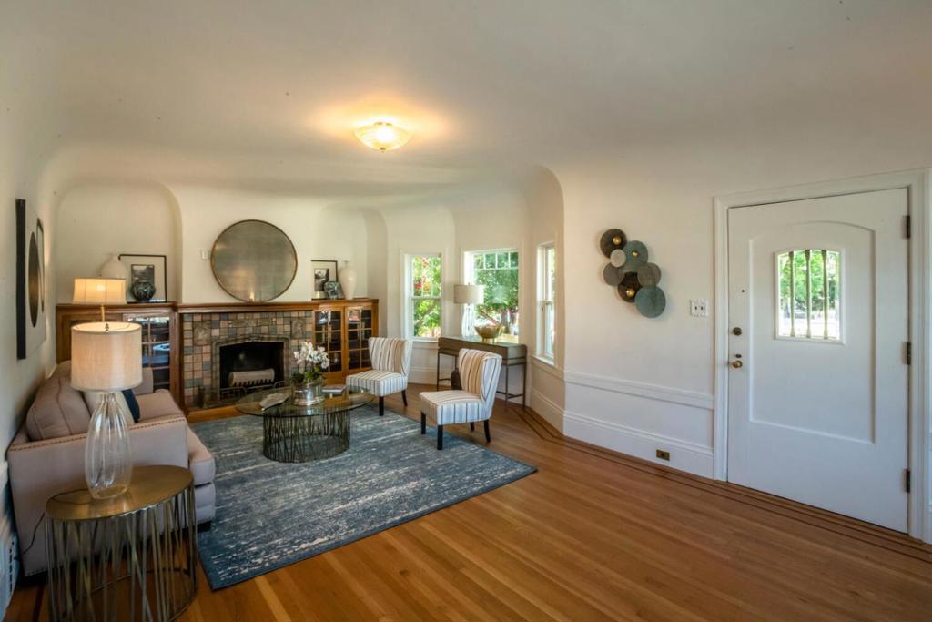 1301 Maple Street Property Photo 8