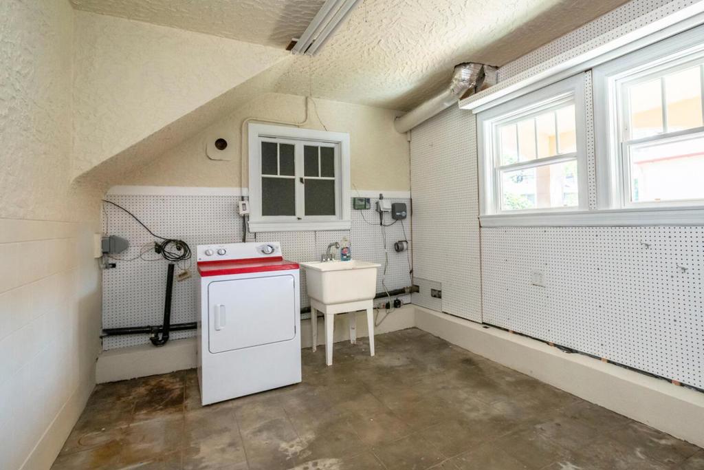 1301 Maple Street Property Photo 28