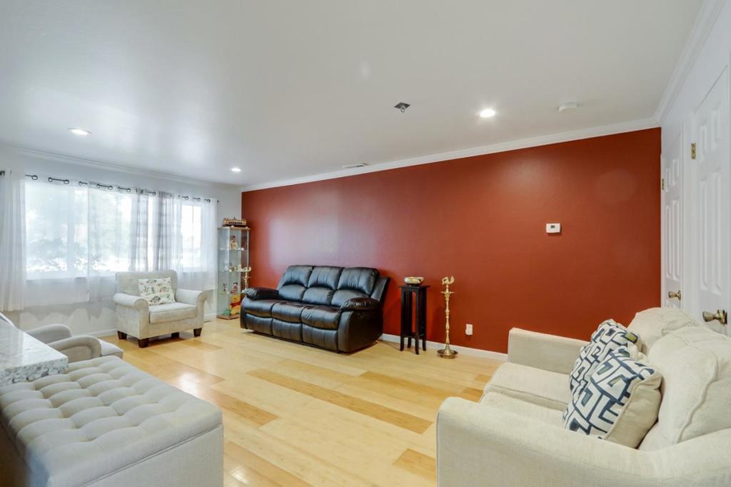 931 Miller Avenue Property Photo 2