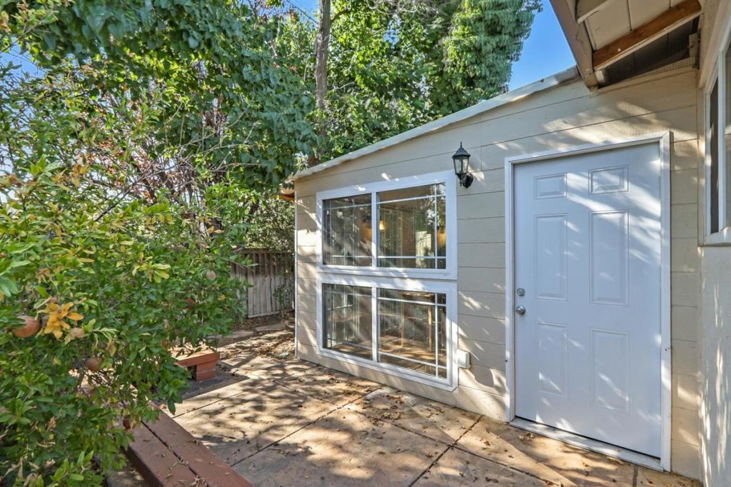 931 Miller Avenue Property Photo 32