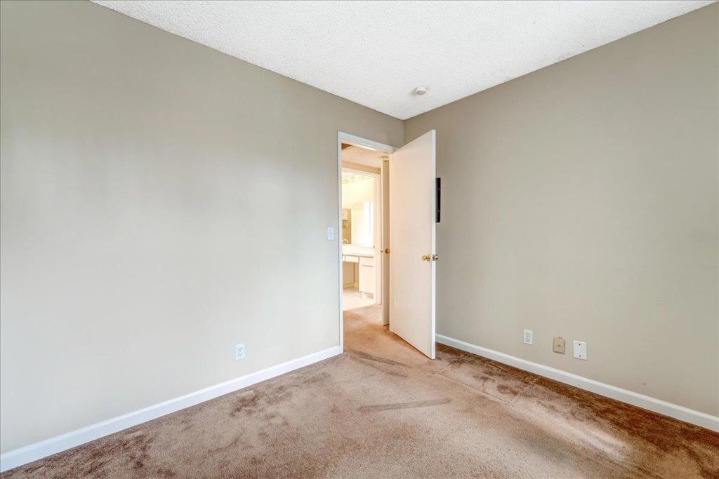 5523 Thornwood Drive Property Photo 21