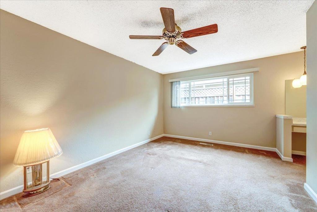5523 Thornwood Drive Property Photo 23