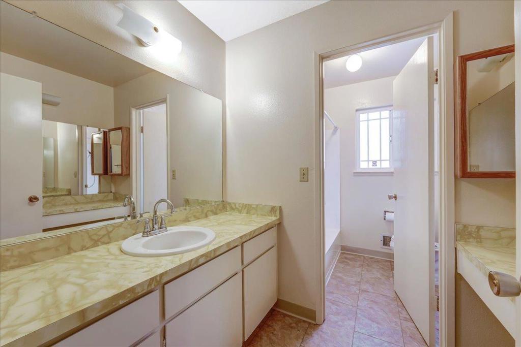 5523 Thornwood Drive Property Photo 58