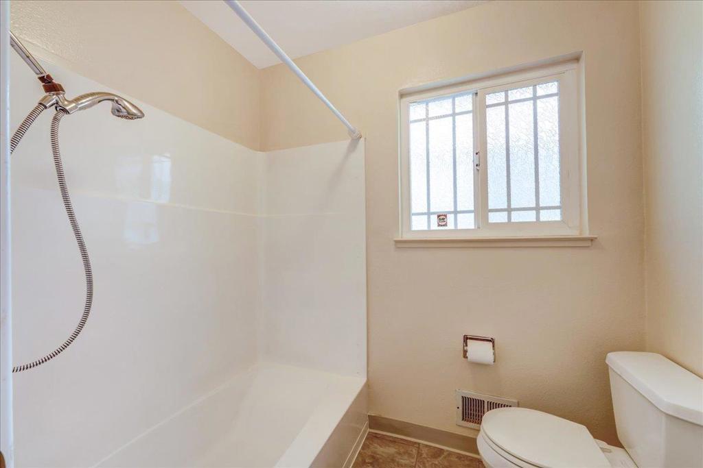 5523 Thornwood Drive Property Photo 59