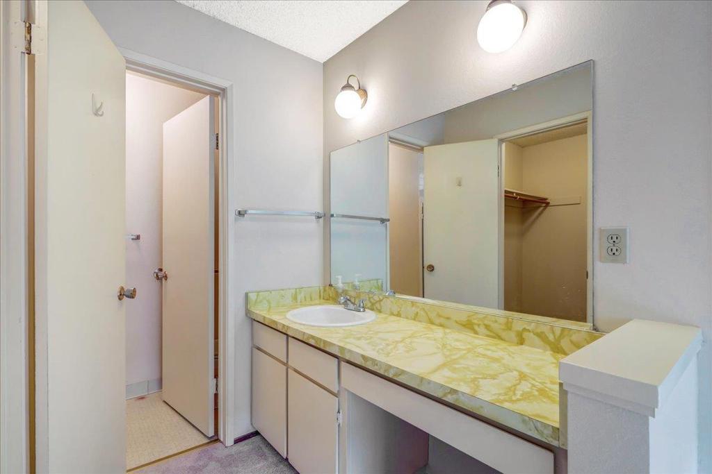 5523 Thornwood Drive Property Photo 63