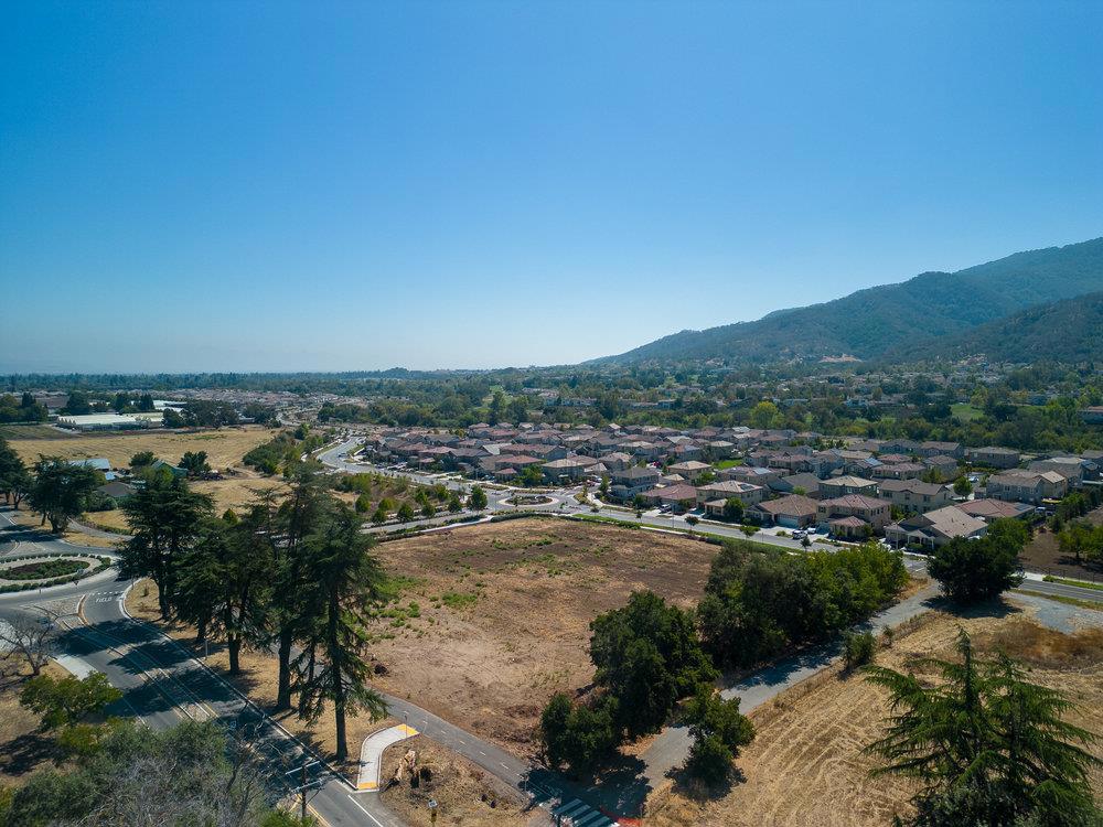 0 Hecker Pass Property Photo 4