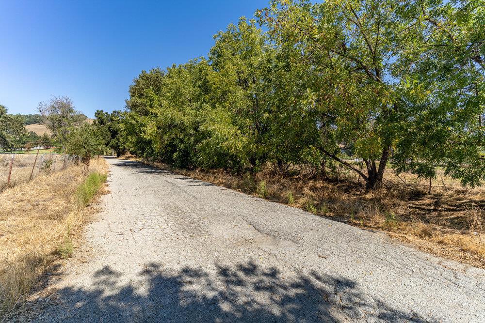 0 Hecker Pass Property Photo 7