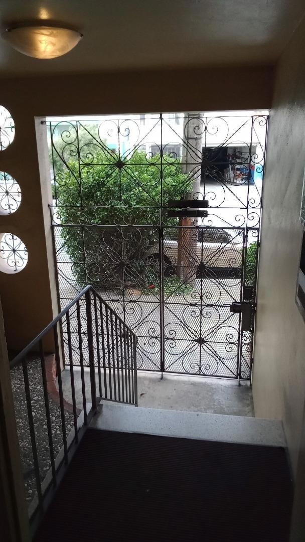5625 Mission Street Property Photo 24