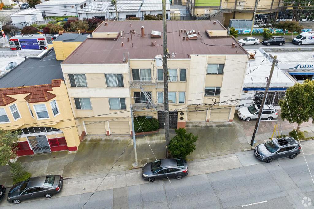 5625 Mission Street Property Photo 61