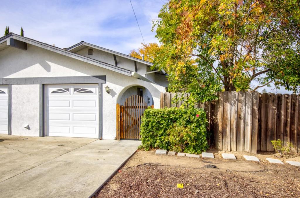 1501 Kooser Road Property Photo