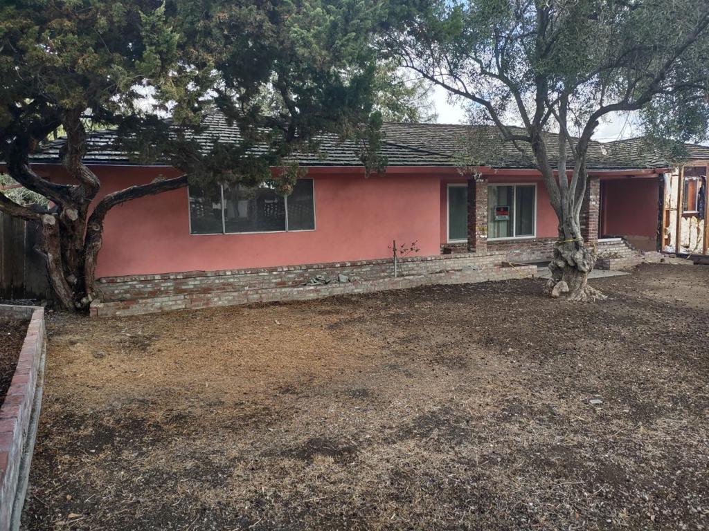 1670 Hillcrest Road Property Photo 1