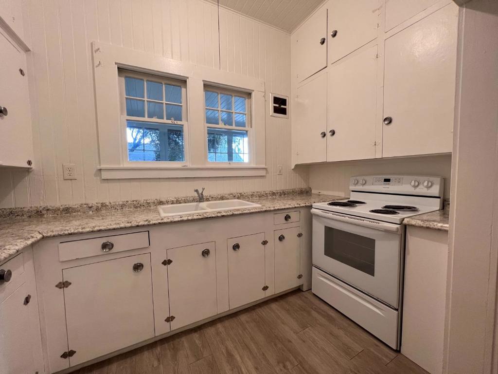 800 Freitas Road Property Photo 3