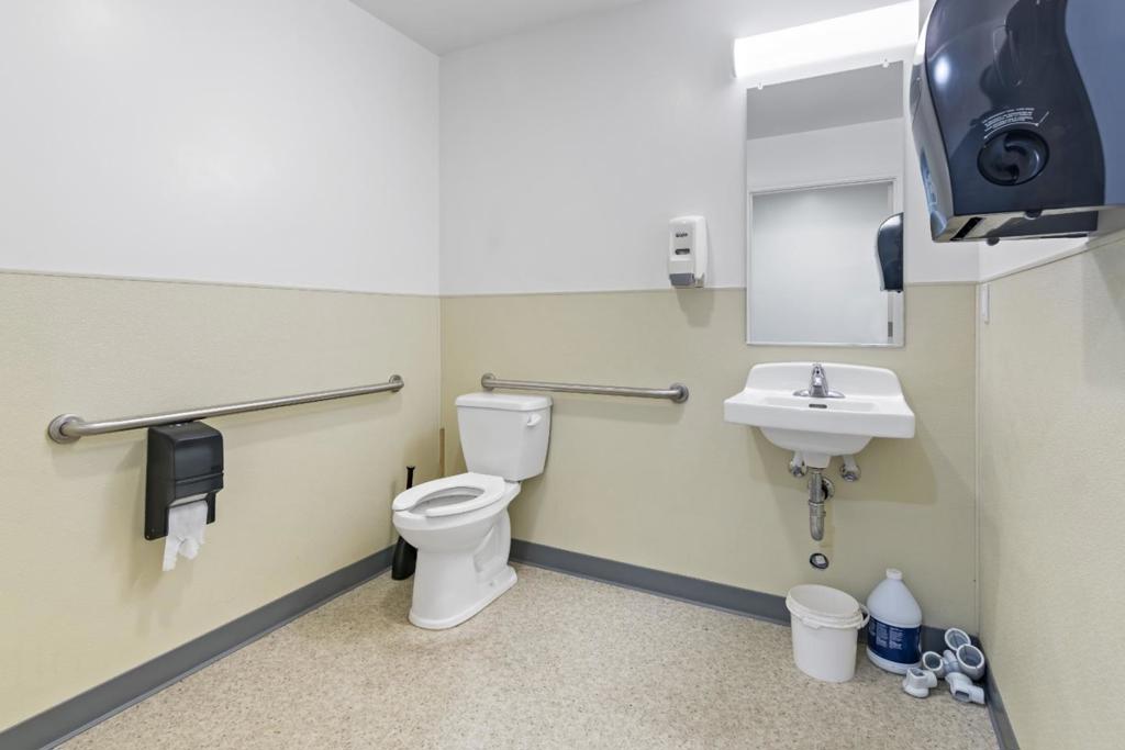 101 Airport Road Property Photo 4