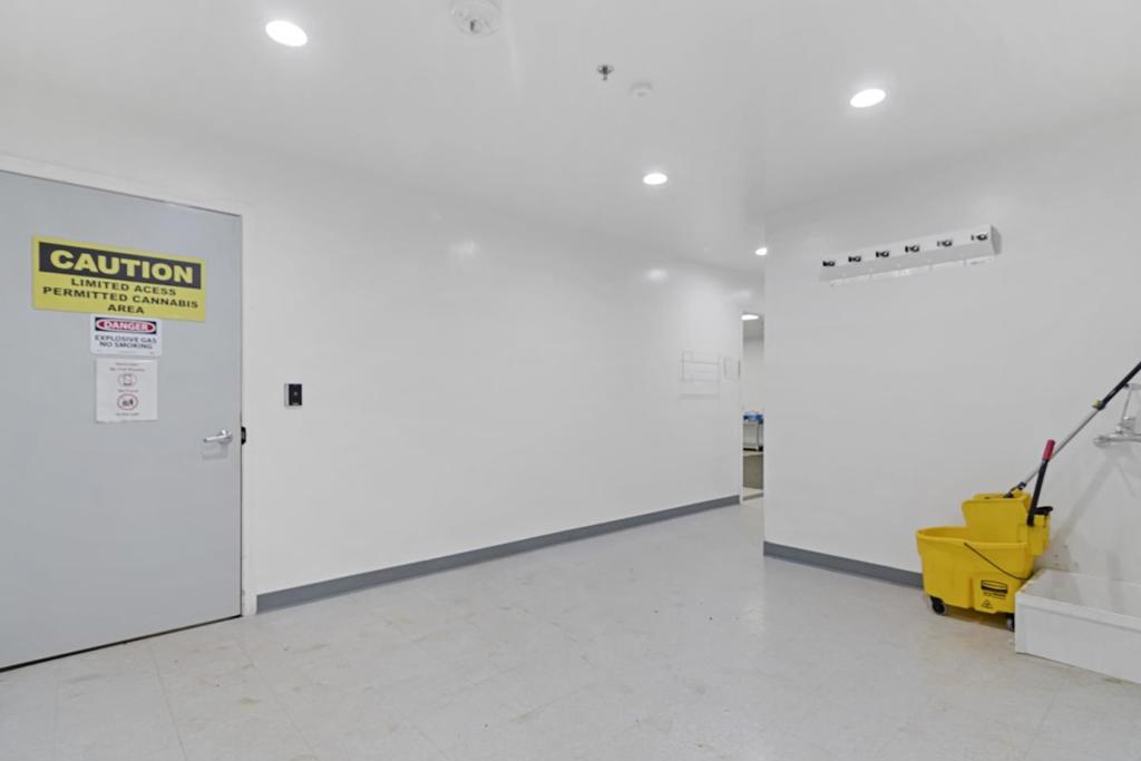 101 Airport Road Property Photo 8