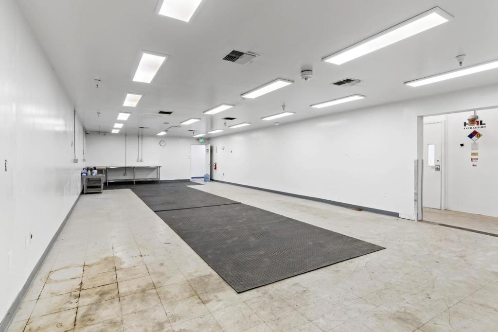 101 Airport Road Property Photo 11