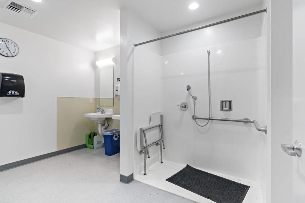 101 Airport Road Property Photo 15