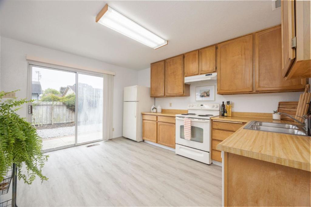Spruce Street Property Photo 6