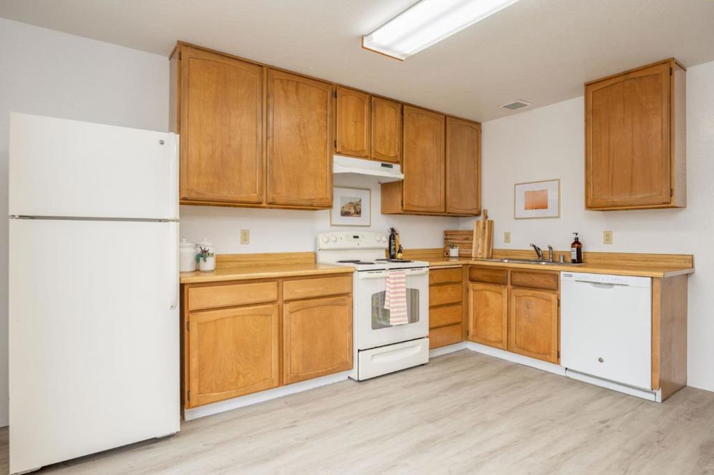 Spruce Street Property Photo 7