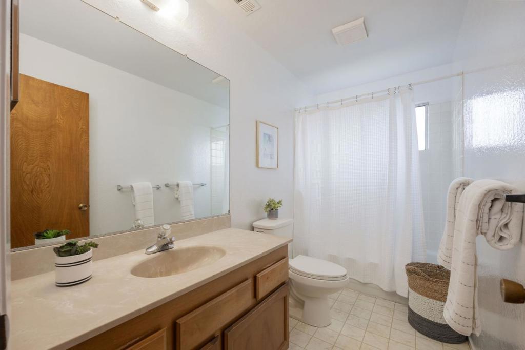 Spruce Street Property Photo 15