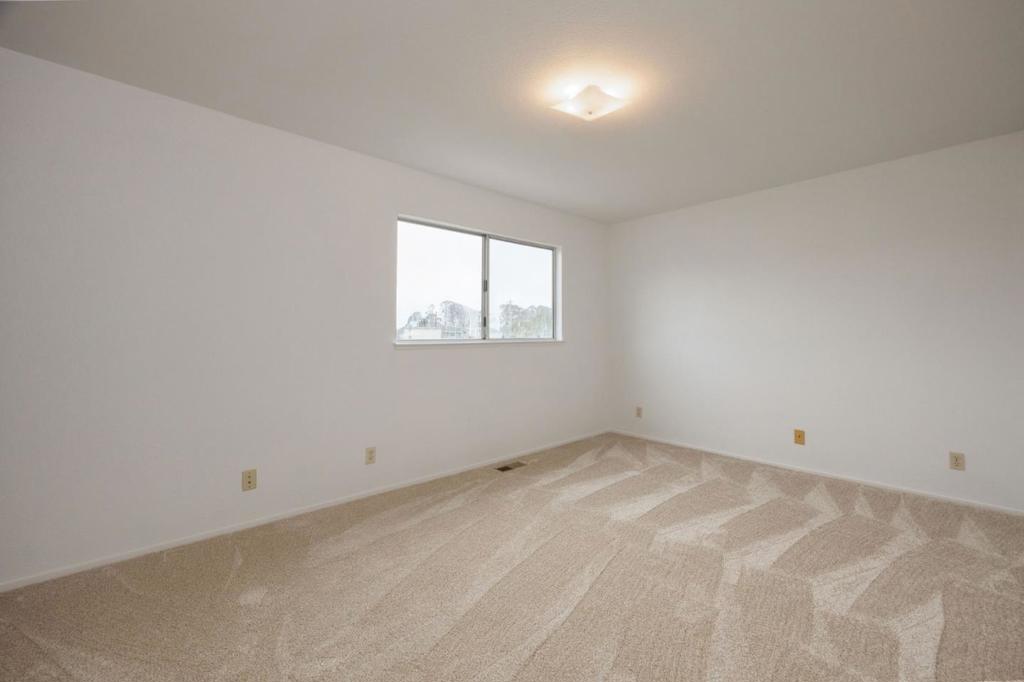 Spruce Street Property Photo 16