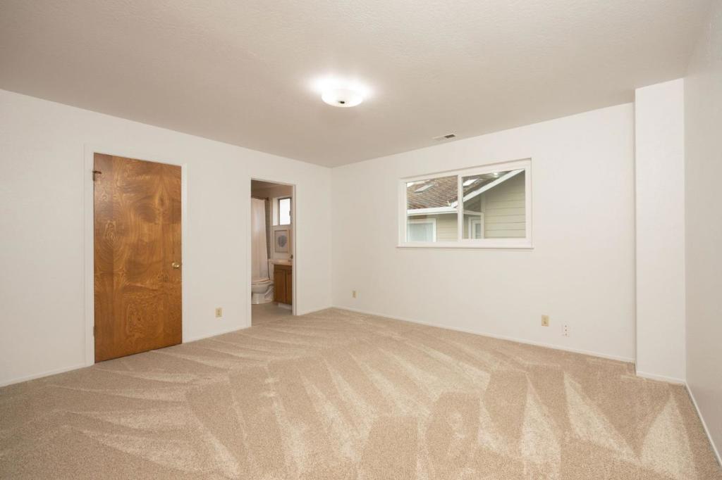 Spruce Street Property Photo 31