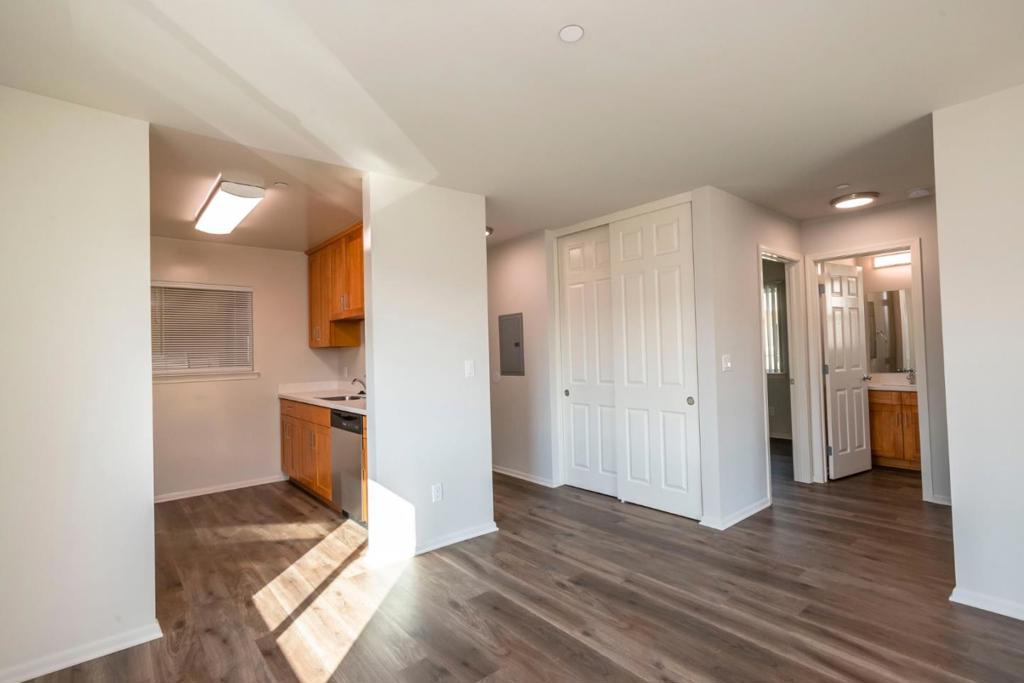 1007 Hemlock Avenue Property Photo 7