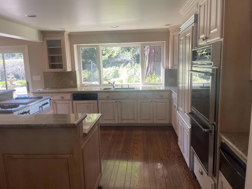 9 Betty Lane Property Photo 4