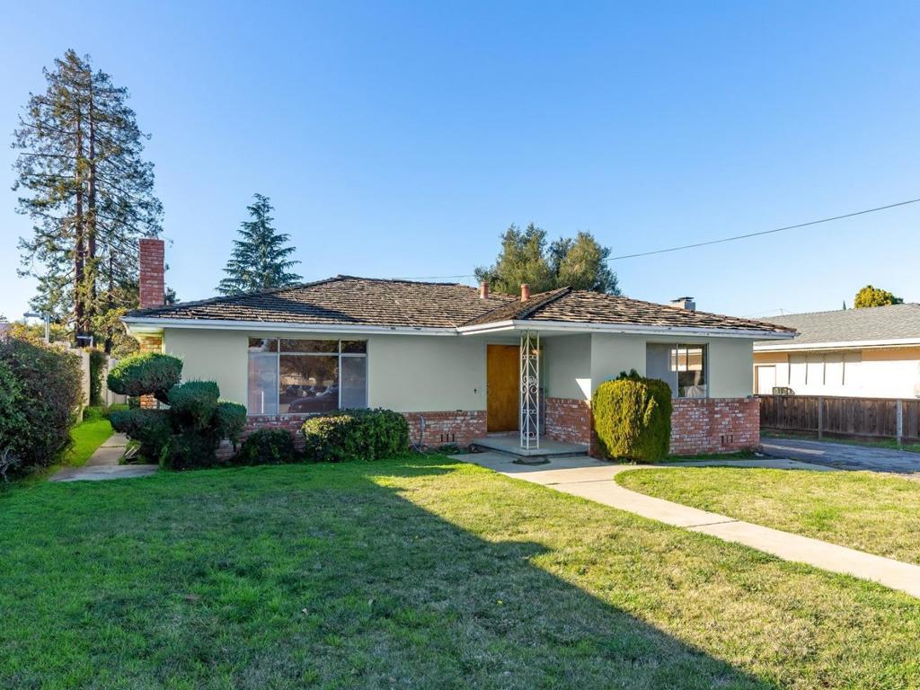 541 S Bayview Avenue Property Photo 1