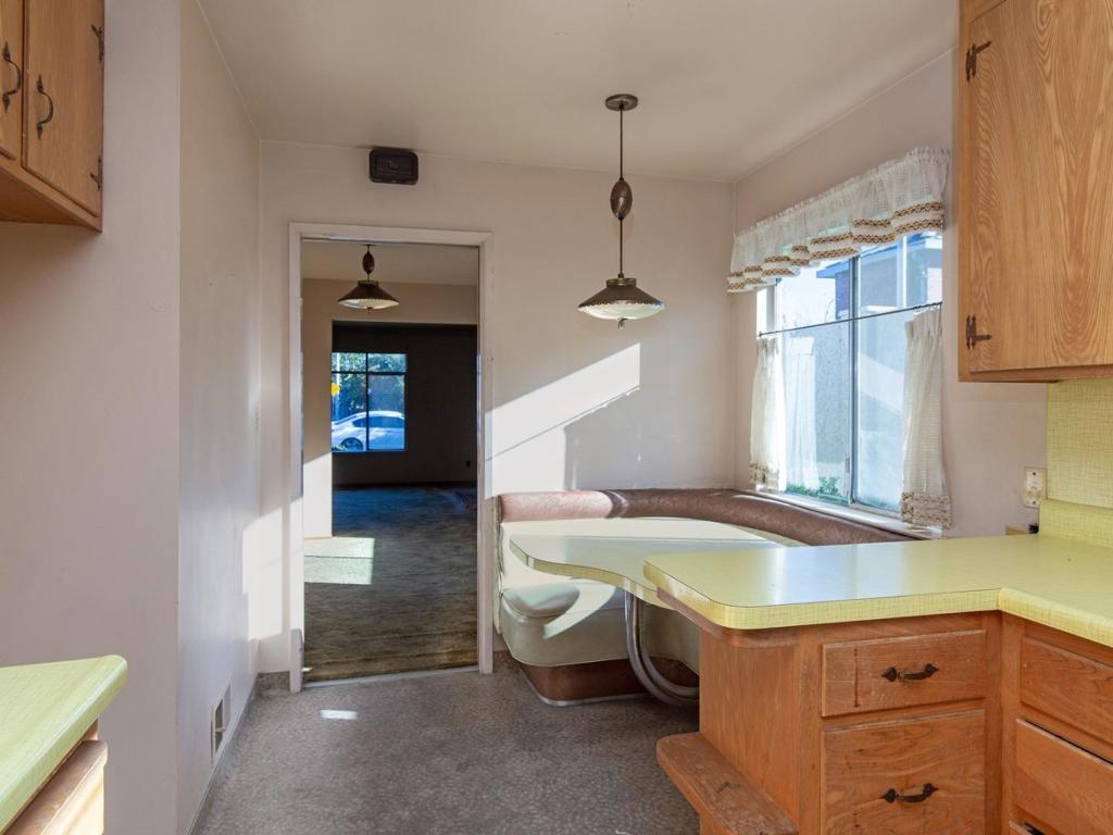 541 S Bayview Avenue Property Photo 12