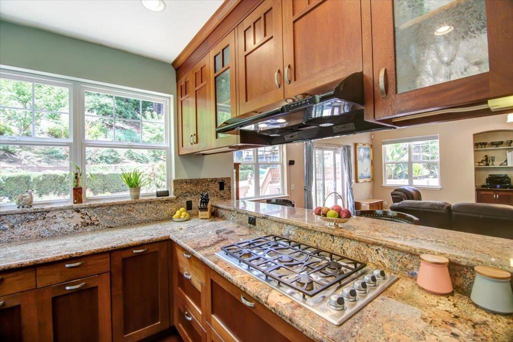 839 Calabasas Road Property Photo 3