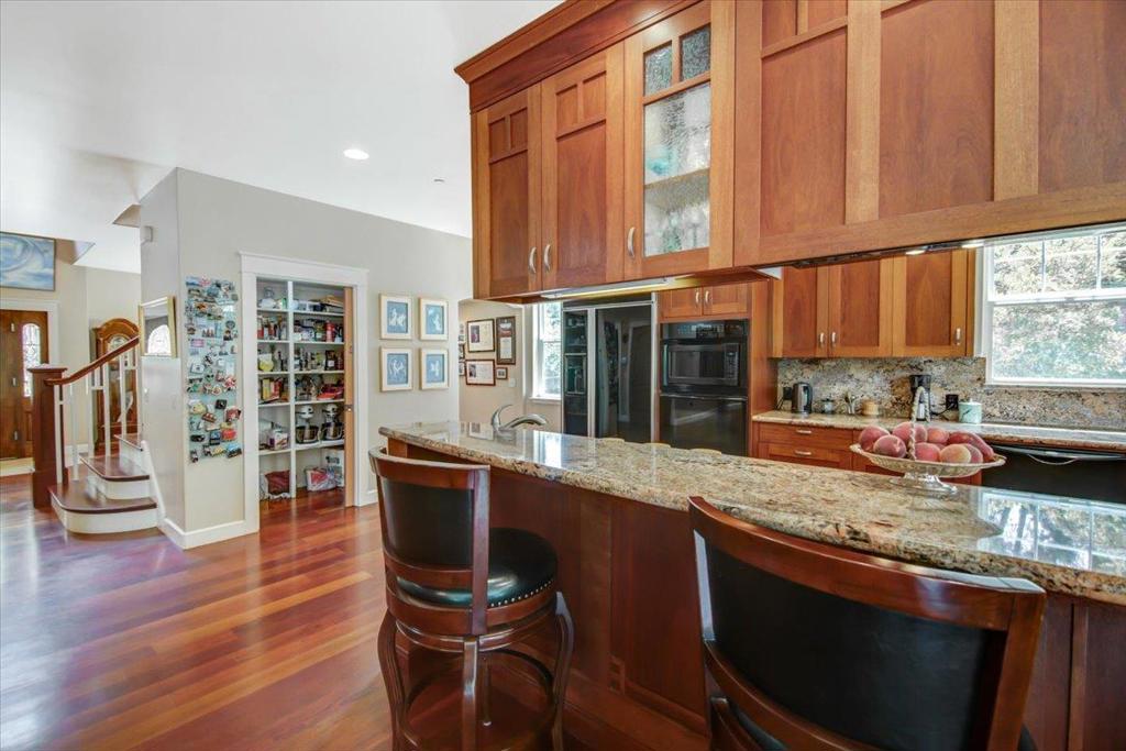 839 Calabasas Road Property Photo 11