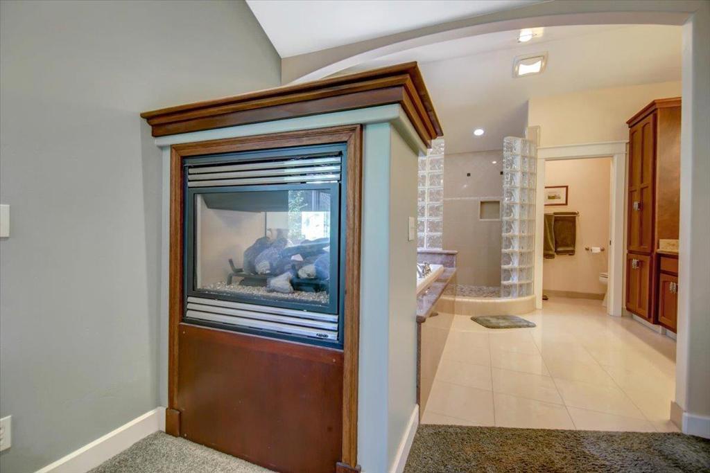 839 Calabasas Road Property Photo 12