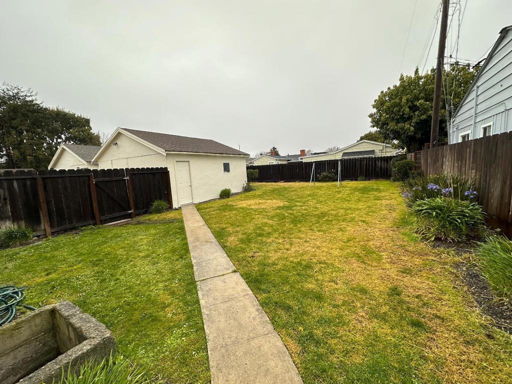 245 E Romie Lane Property Photo 8