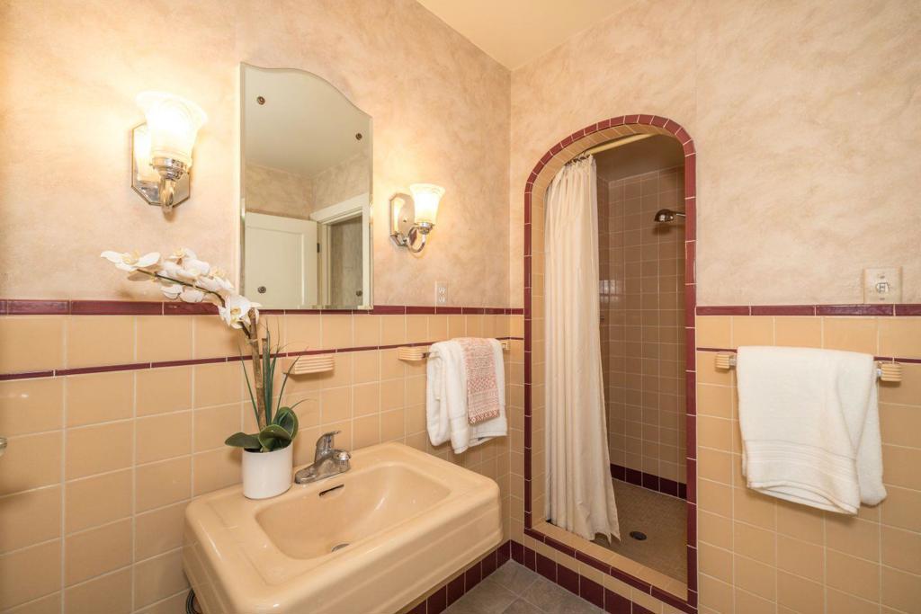 453 King Street Property Photo 21